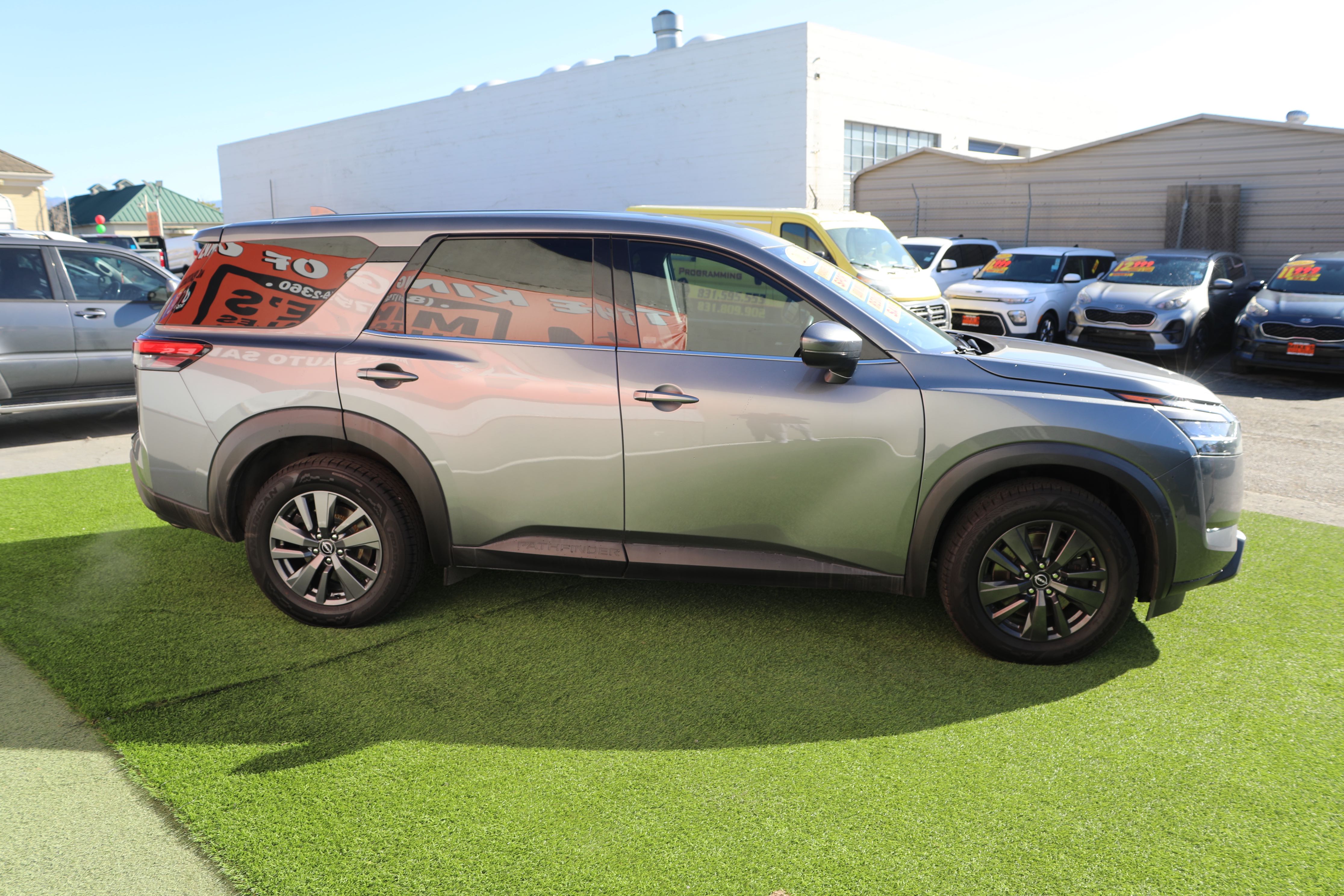 View vehicle photo 5