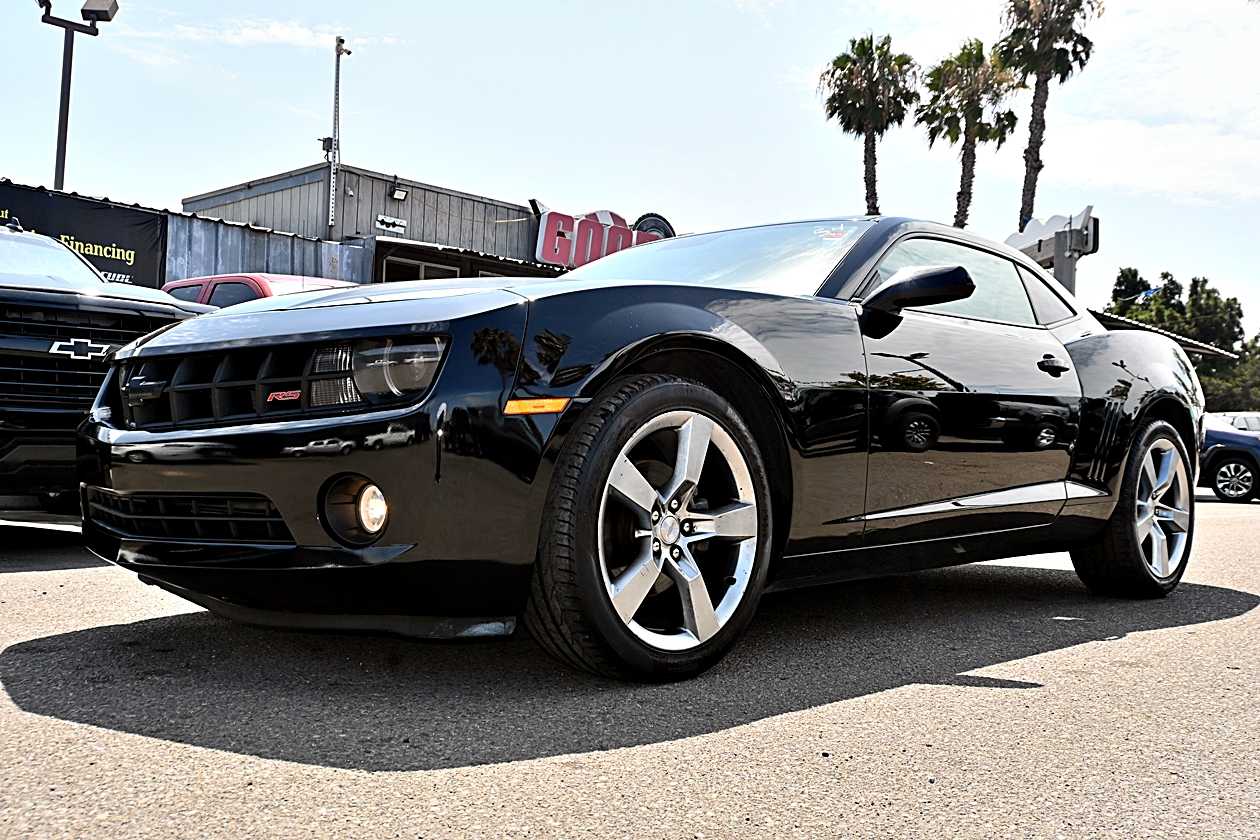 Black 2010 Chevrolet Camaro Coupe Rear-Wheel Drive 6-Speed Manual