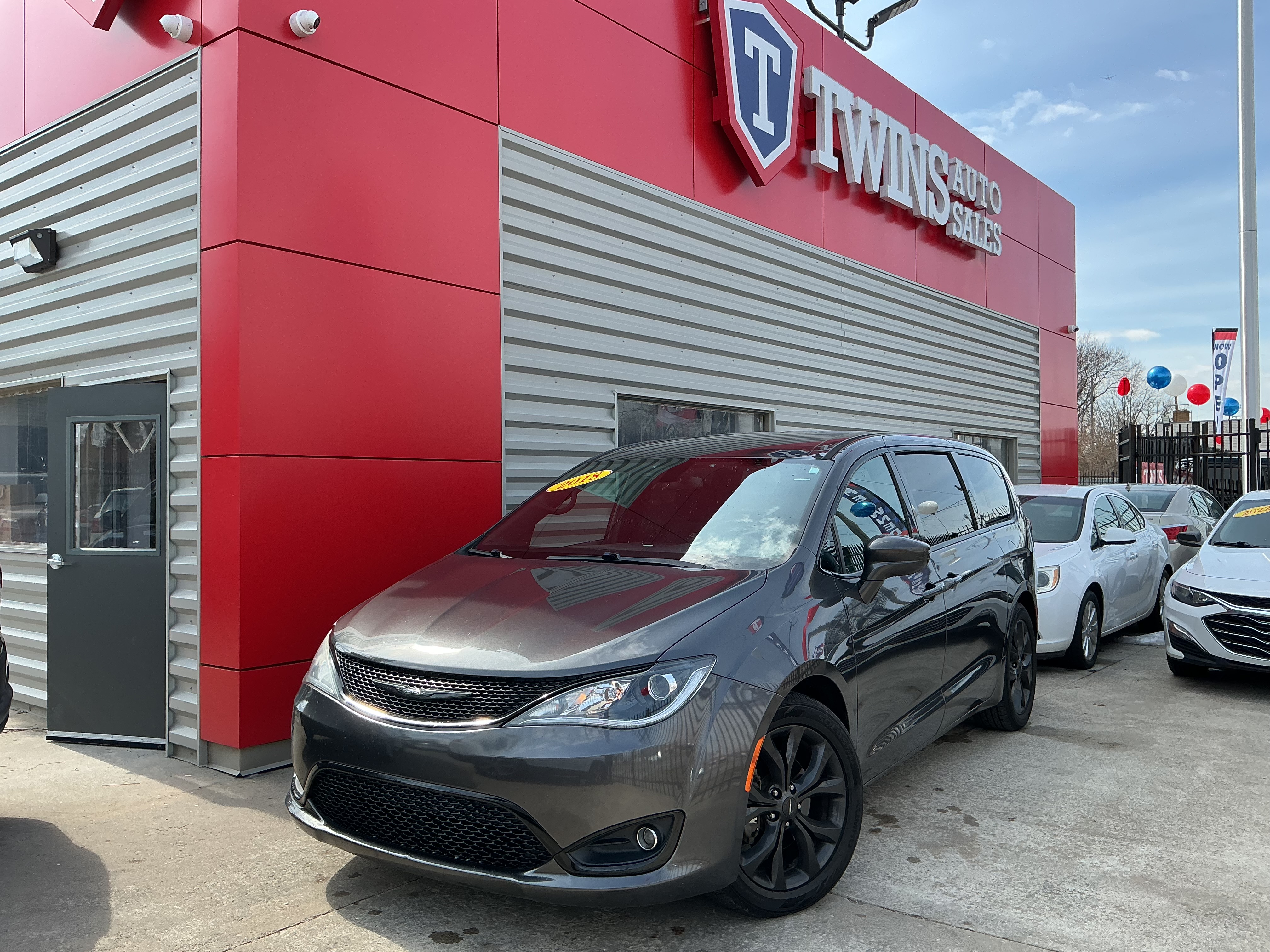 Gray 2018 Chrysler Pacifica Touring Plus FWD Minivan Front-Wheel Drive 9-Speed Automatic