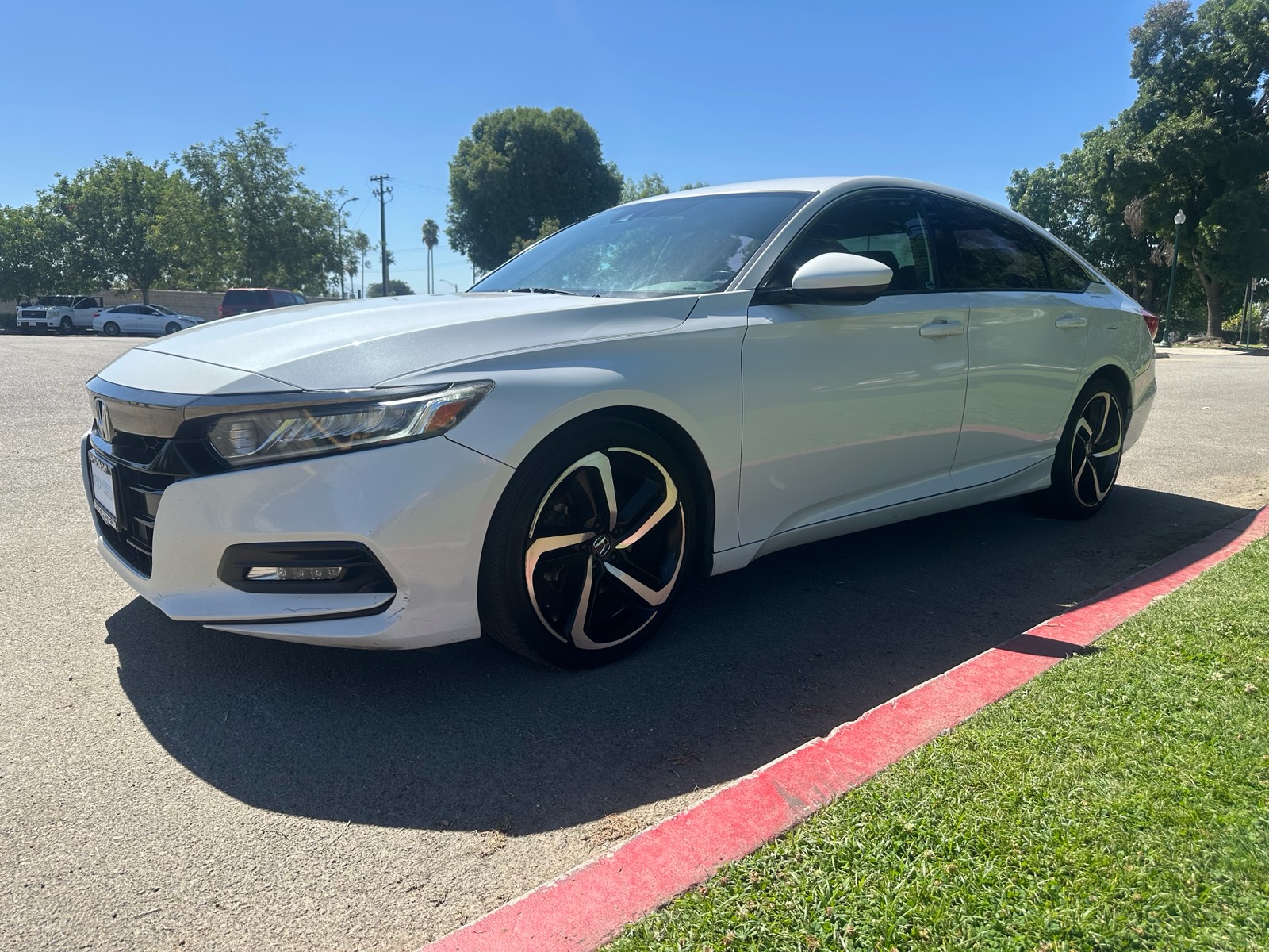 View vehicle photo 3