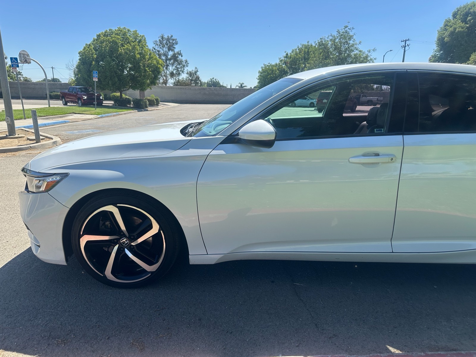 View vehicle photo 5