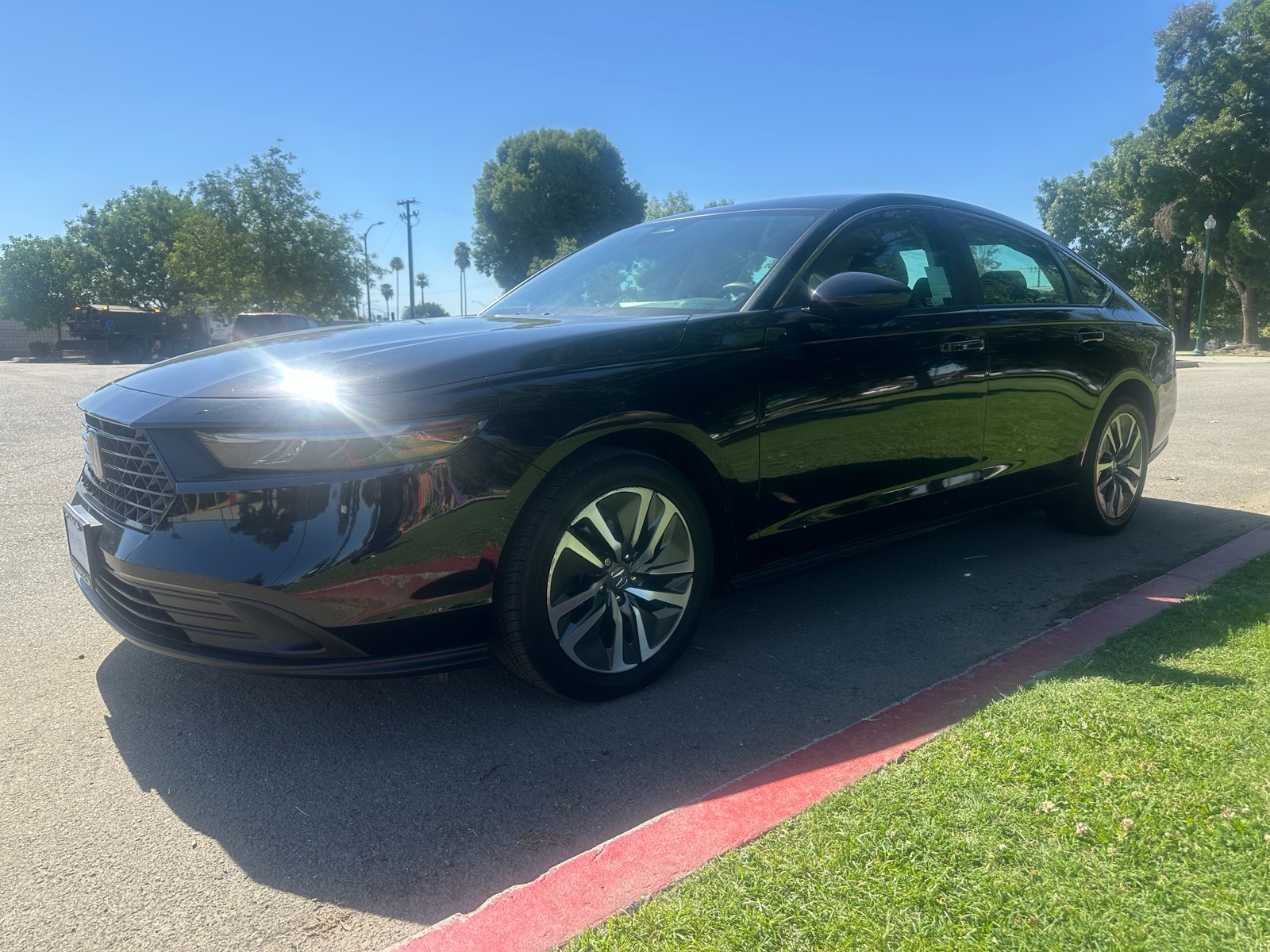View vehicle photo 3