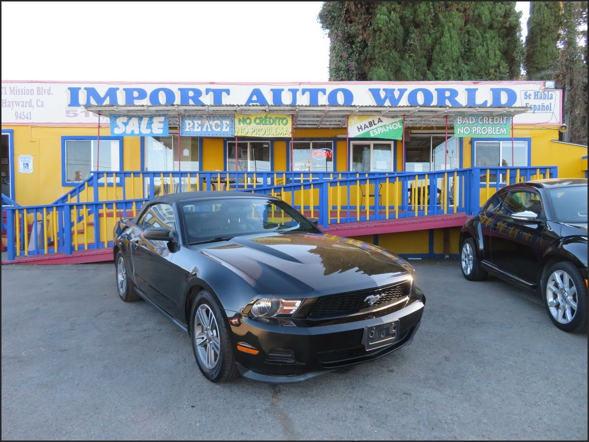 Black 2012 Ford Mustang V6 Premium Convertible RWD Convertible Rear-Wheel Drive 6-Speed Automatic