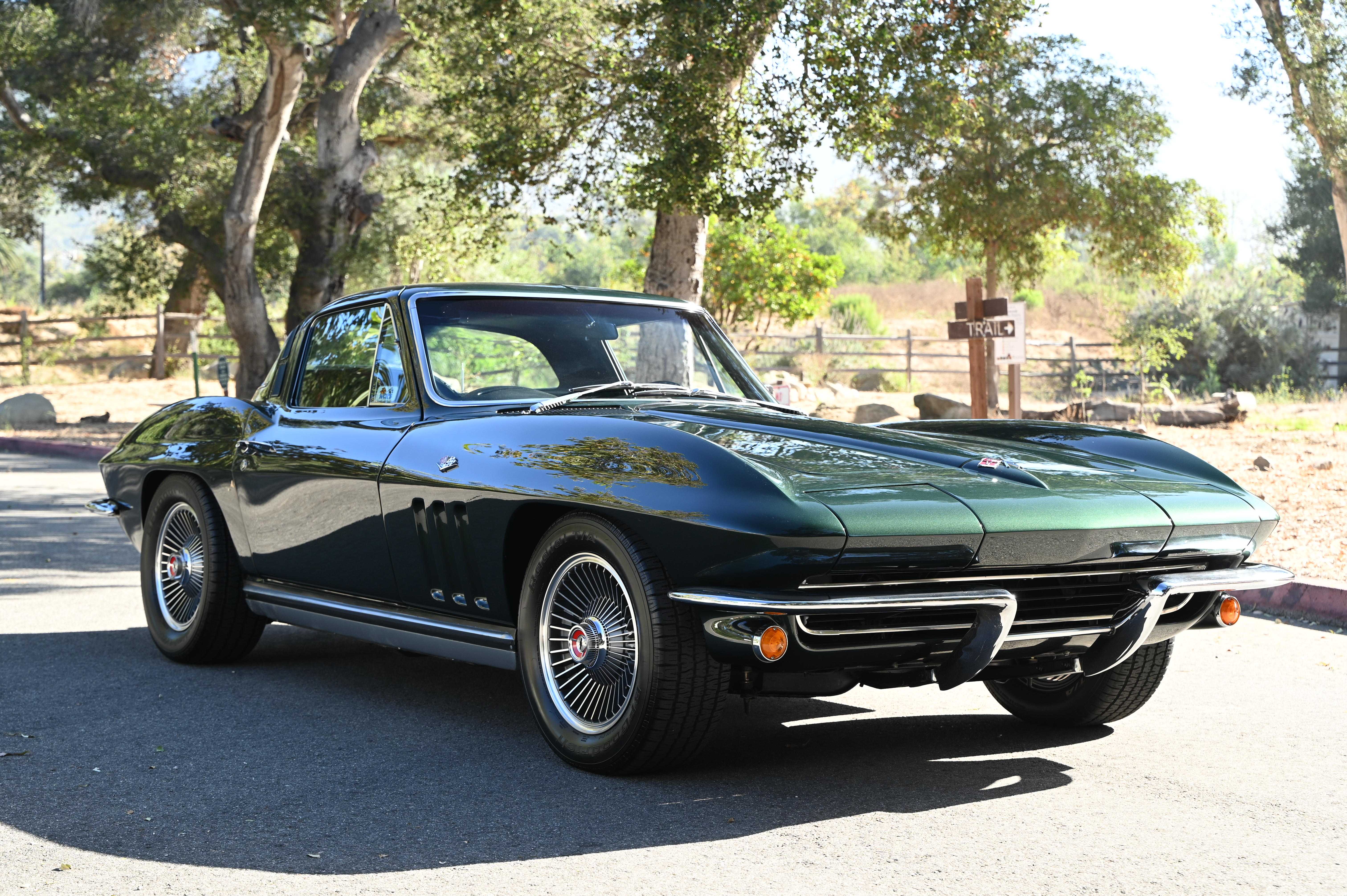1965 CHEVROLET CORVETTE STINGRAY