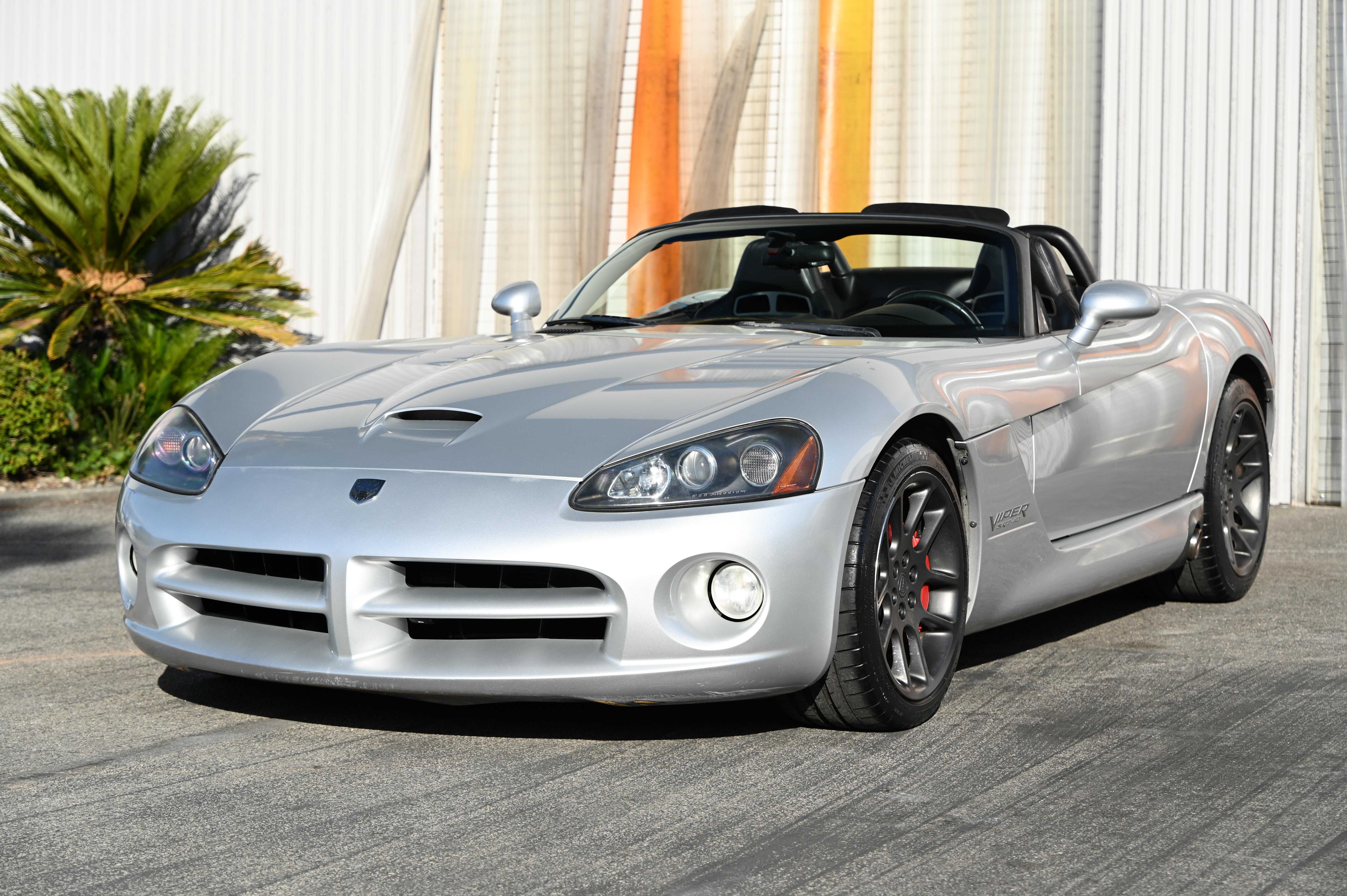 2004 DODGE VIPER SRT-10