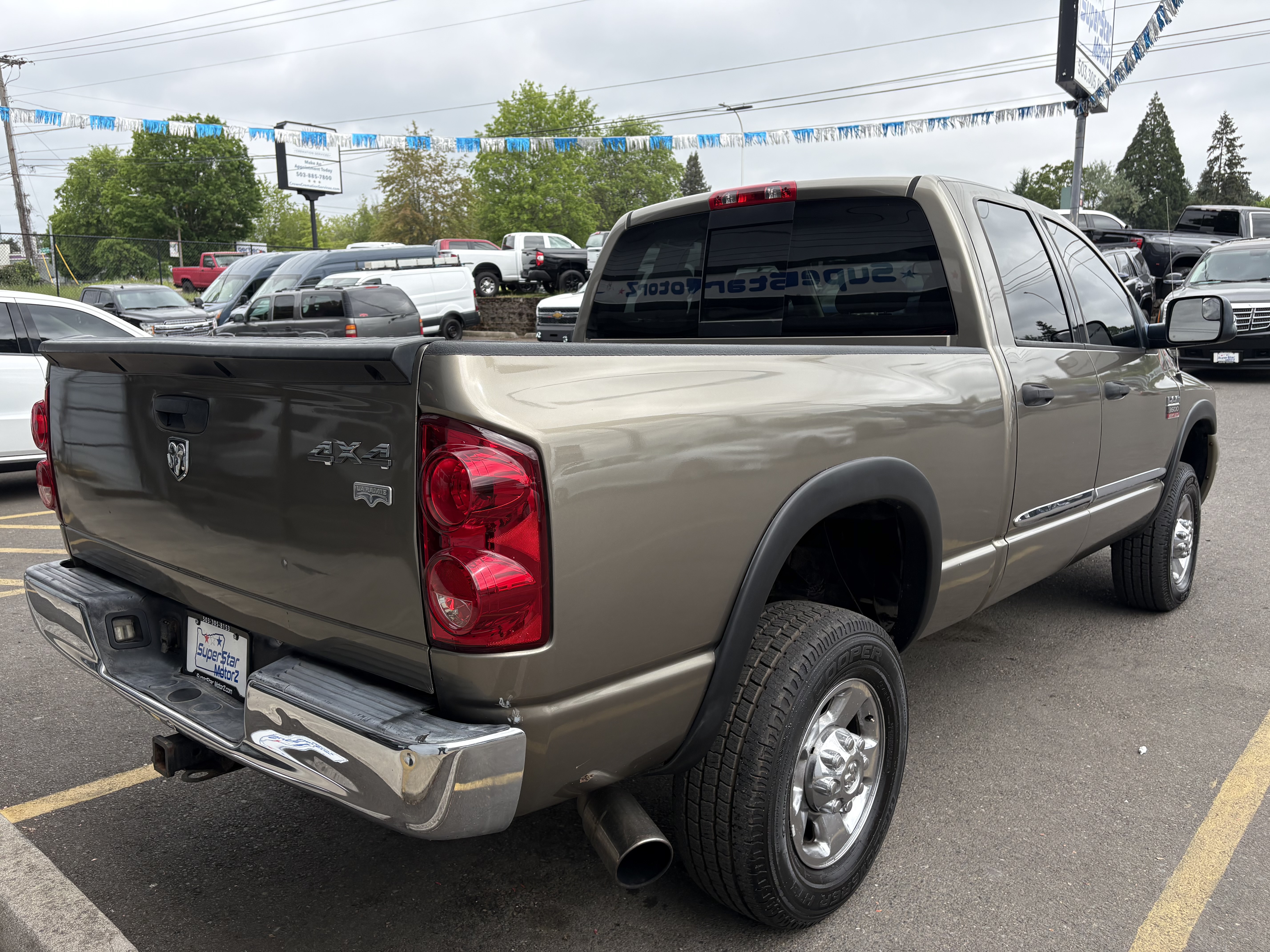 View vehicle photo 7