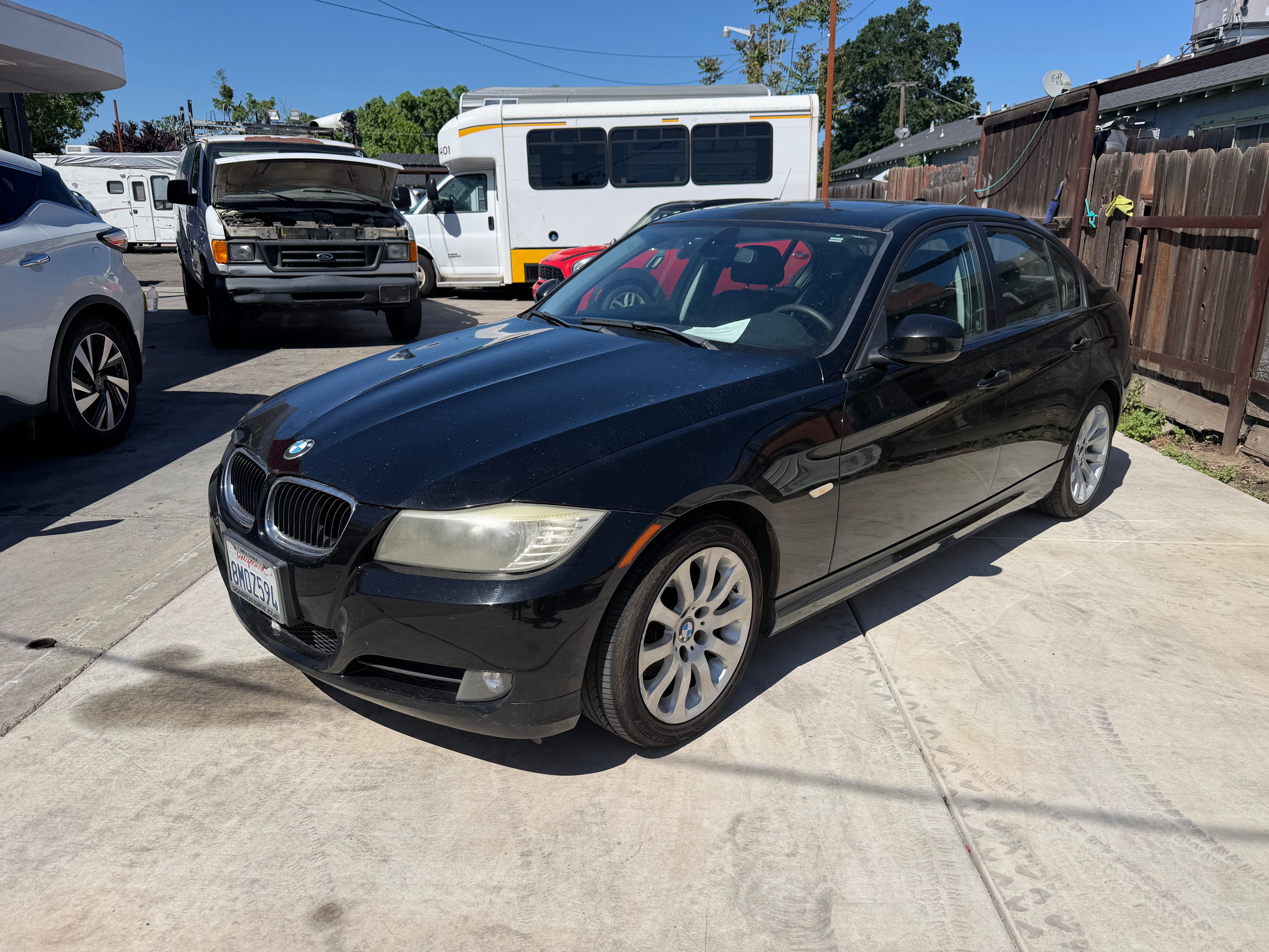 2011 BMW 3 Series 328i Sedan RWD Sedan Rear-Wheel Drive 6-Speed Automatic Overdrive