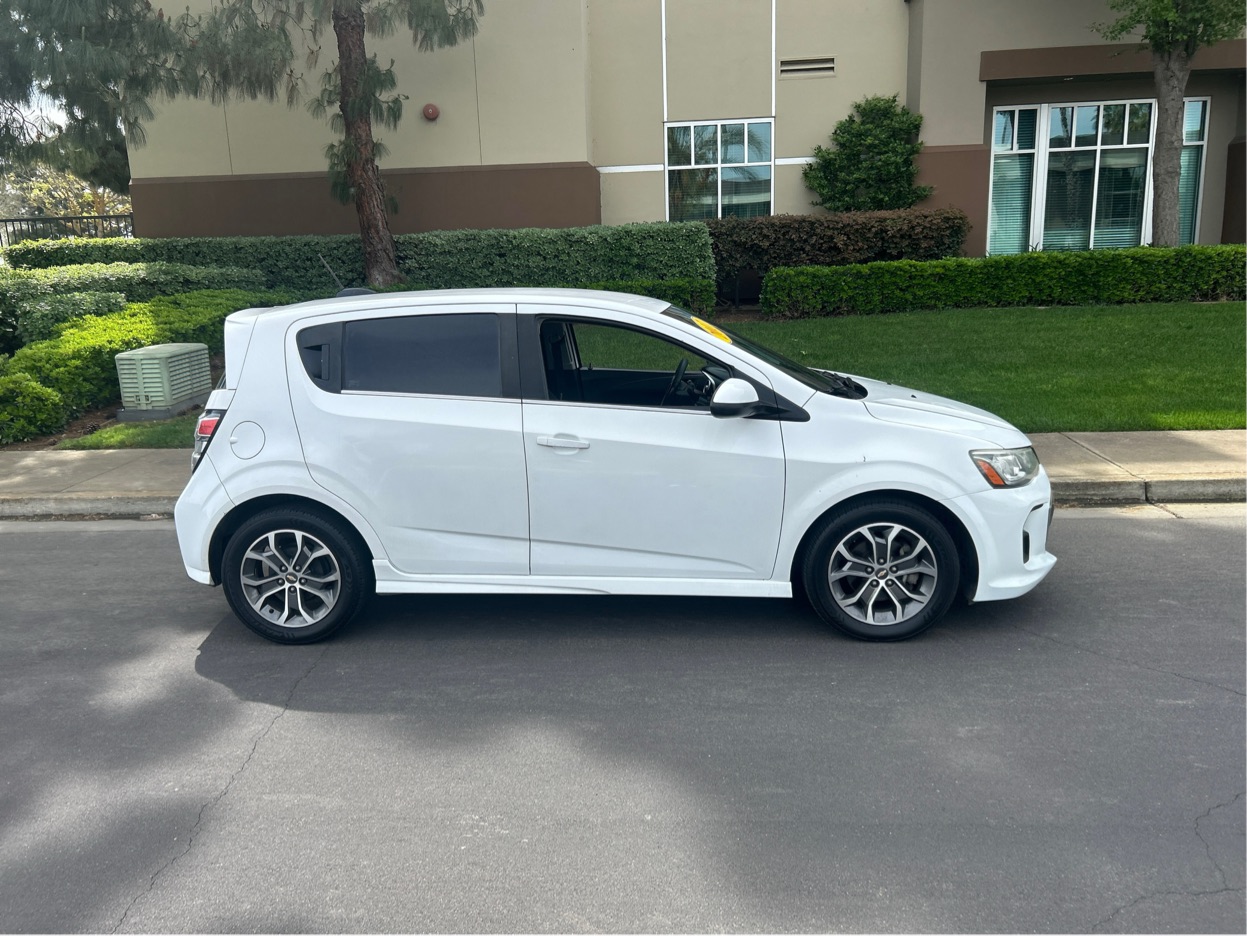 2017 Chevrolet Sonic LT Hatchback FWD