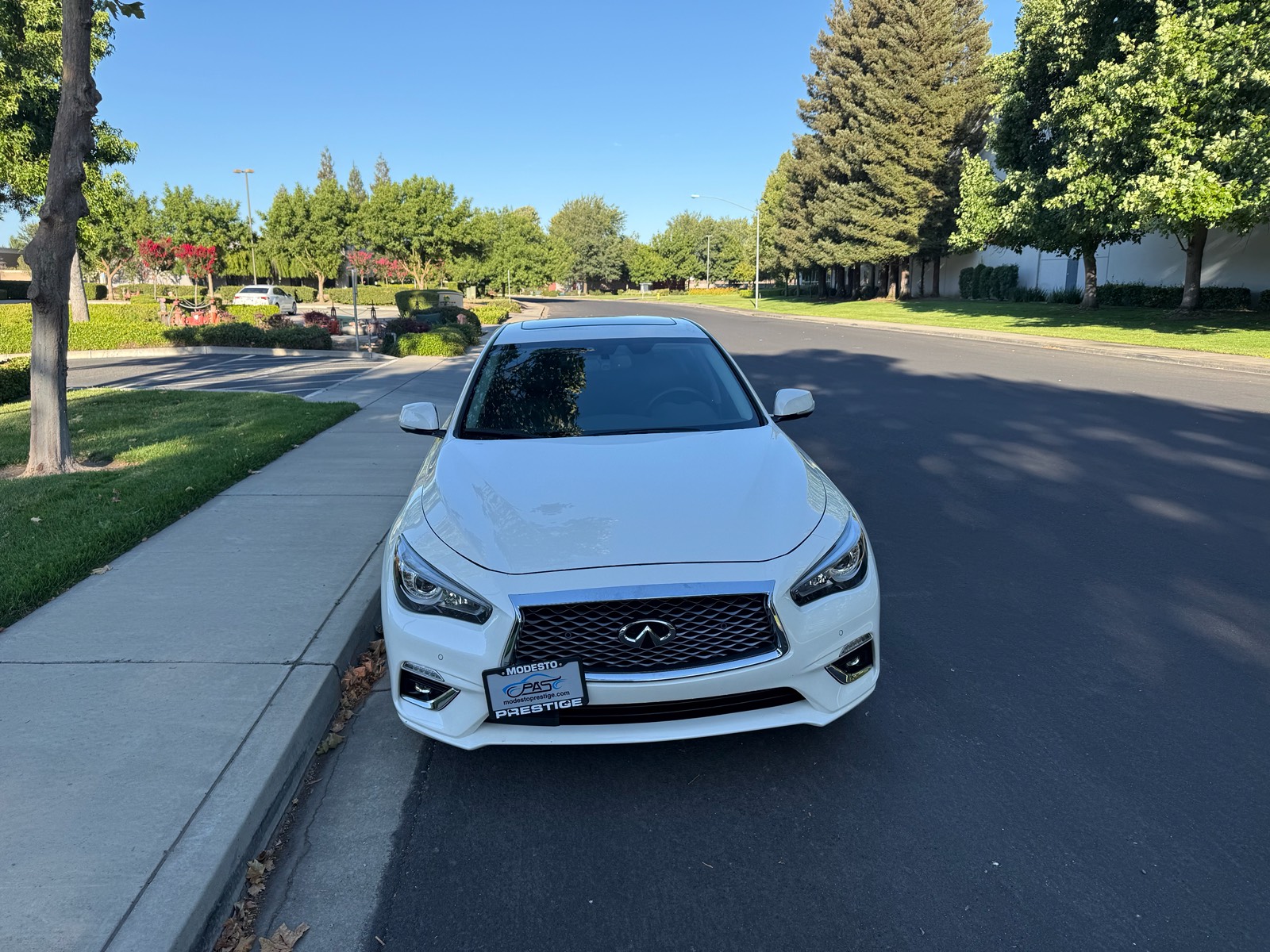 View vehicle photo 2