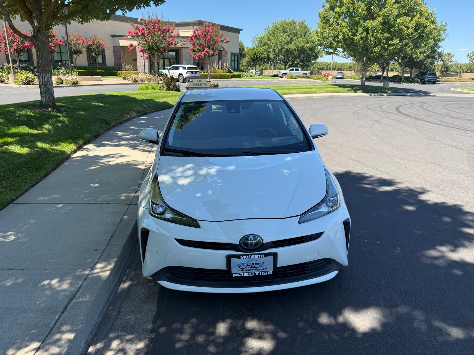 View vehicle photo 2