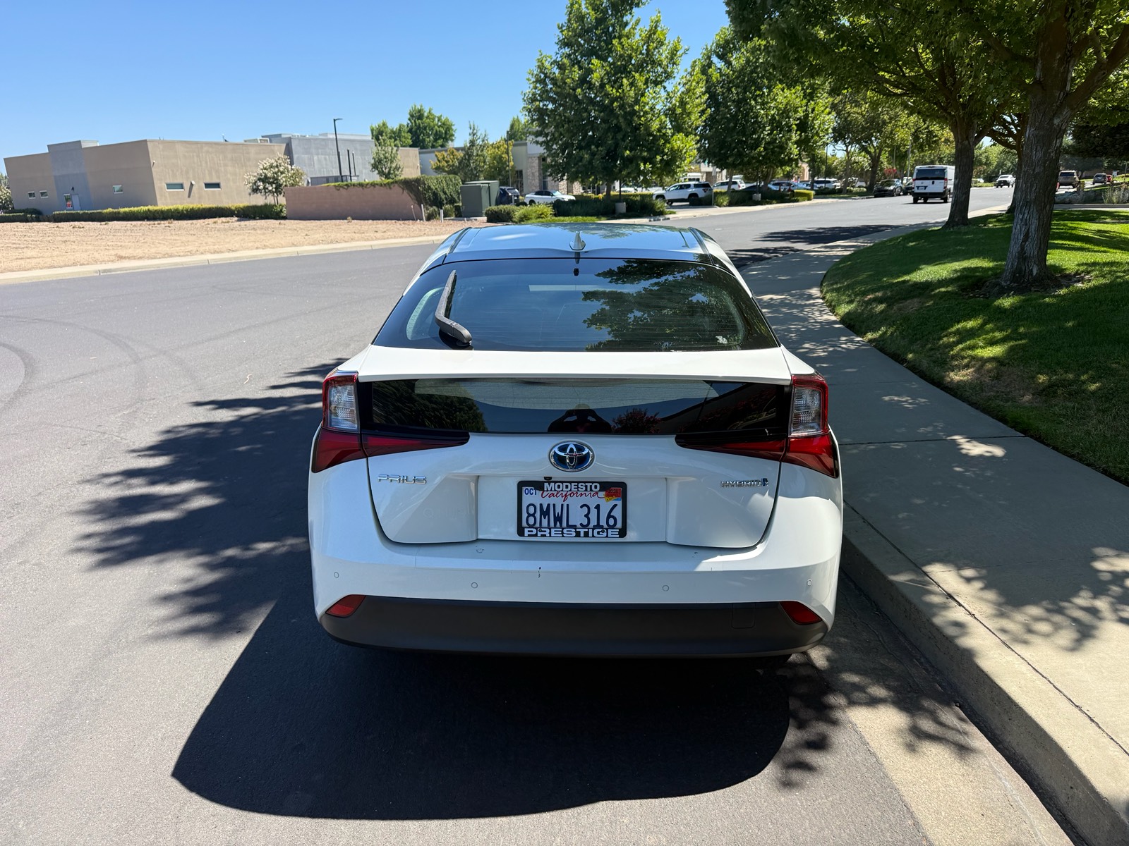 View vehicle photo 4