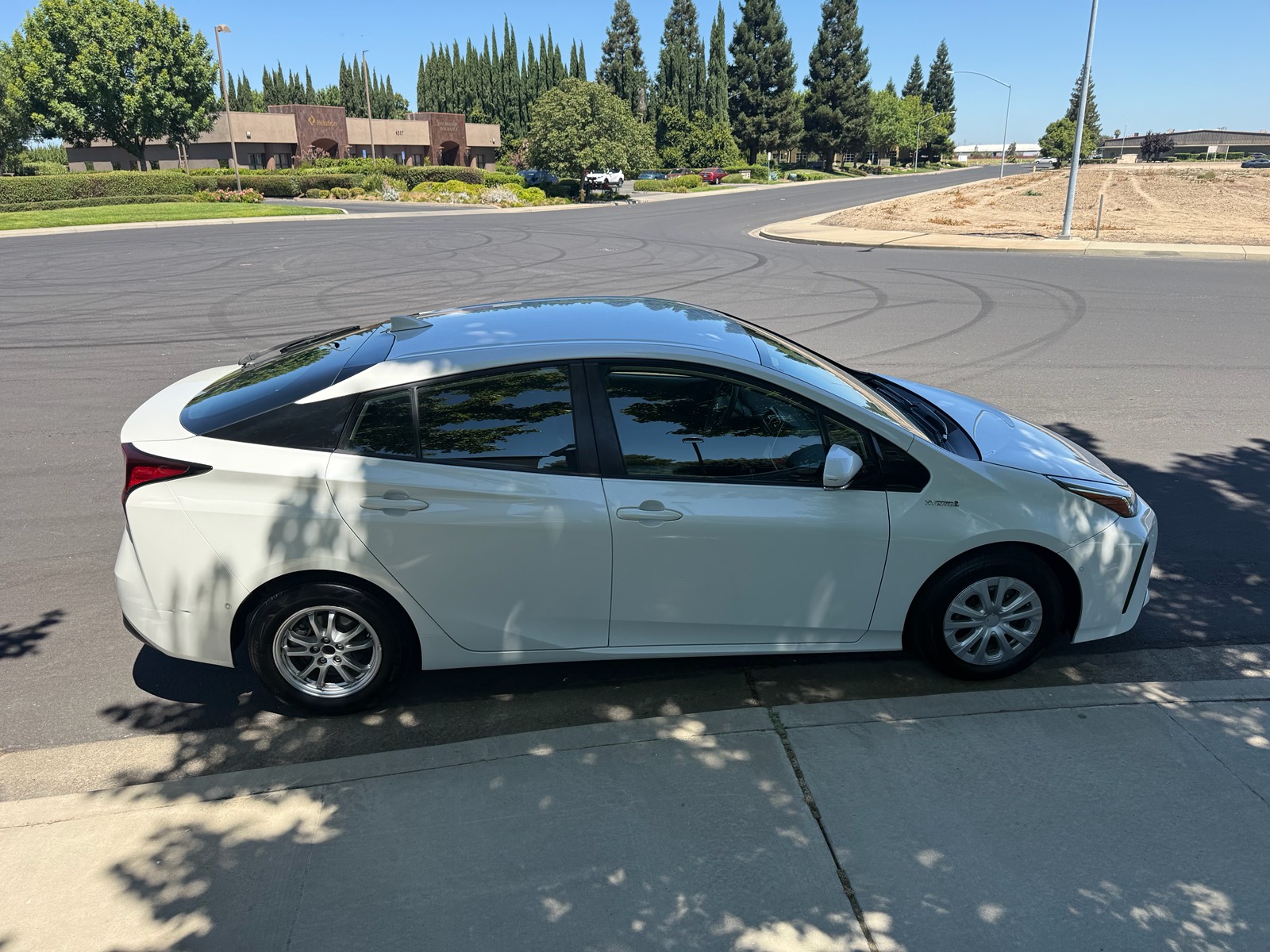 View vehicle photo 5