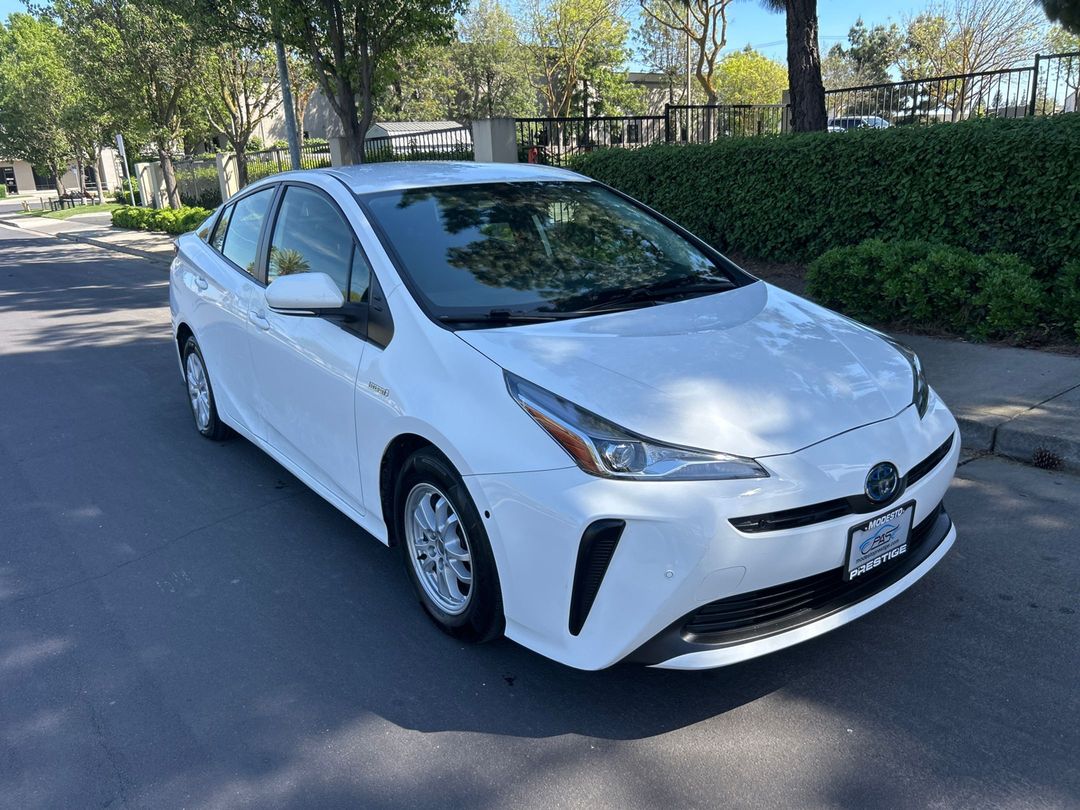 2022 Toyota Prius LE FWD