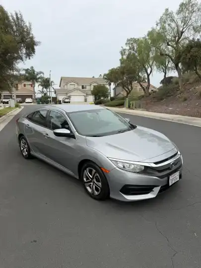 2016 Honda Civic LX Plata Sedán Tracción delantera Transmisión variable continua